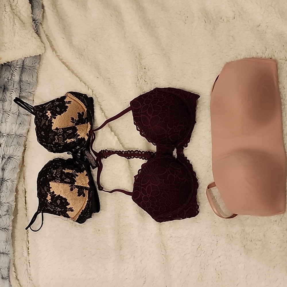 VICTORIAS SECRET BRA BUNDLE  (3) 34C